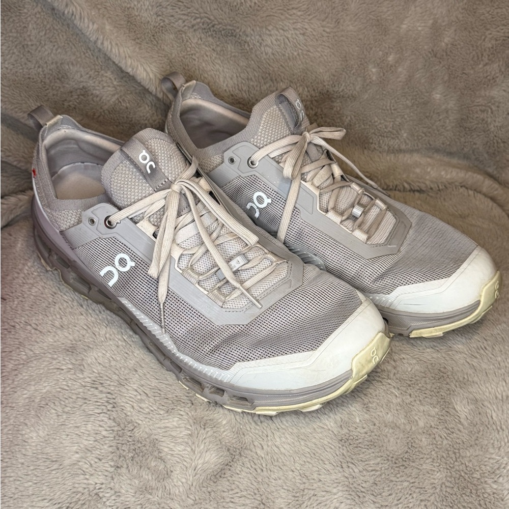 On Cloud Men's Running Light Gray and white Athletic Shoes